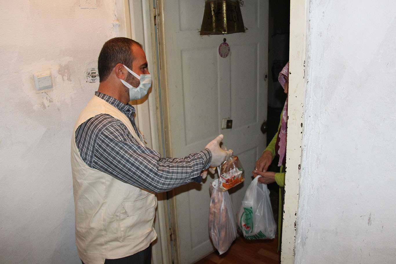 Umut Kervanı, Mevlit Kandili dolayısıyla on binlerce aileye yardım dağıttı